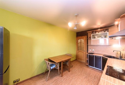 2-к квартира, 10/10 эт., 66м²